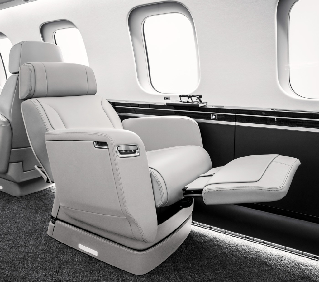 ©Guillaume-Plisson-for-Bombardier-P0063226-2_Crème_2024_V2-copy-1400x1240.jpg