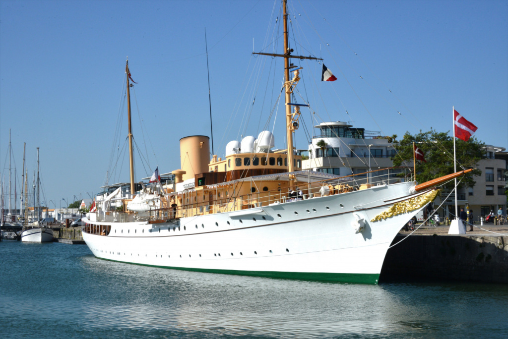 le-yacht-royal-danois-dannebrog-92-1.jpg