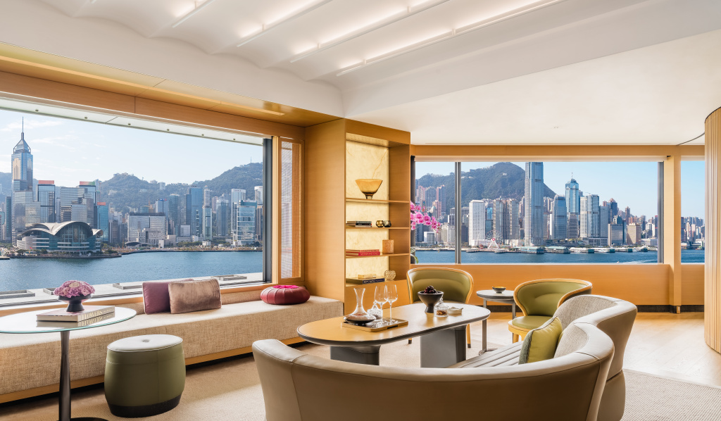 Corner Suite Harbourview (Living area).jpg