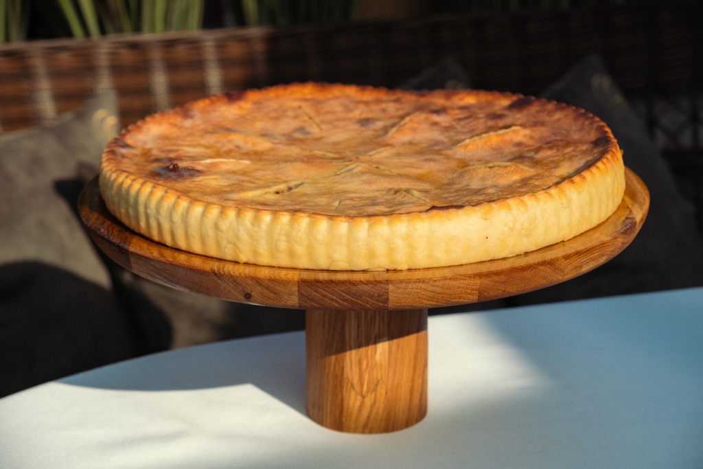 Осетинский пирог с телячьей вырезкой (горизонт).jpg Осетинский пирог с телячьей вырезкой (горизонт).jpg